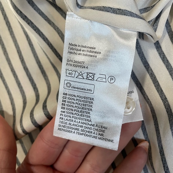 H&M Silky Collared White & Black Striped V-Neck Blouse/Button Down - Picture 5 of 8